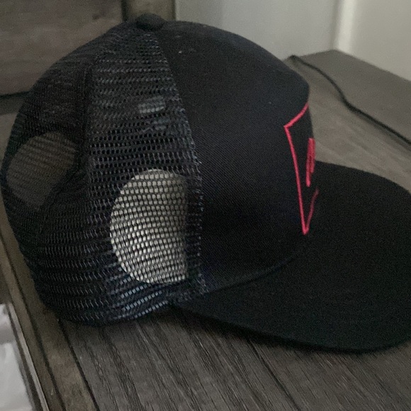 Clsc snapback - Picture 2 of 4